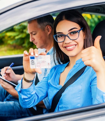 Behaal je rijbewijs met onze handmatige autorijopleiding